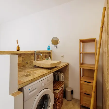 Cosy T2 Vue Climatise Wifi Et Equipe Refait A Neuf 公寓