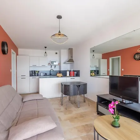Apartament Cosy T2 Vue Climatise Wifi Et Equipe Refait A Neuf Ajaccio (Corsica)