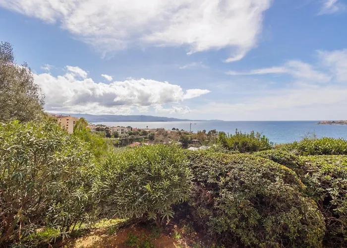 Cosy T2 Vue Climatise Wifi Et Equipe Refait A Neuf Апартаменты