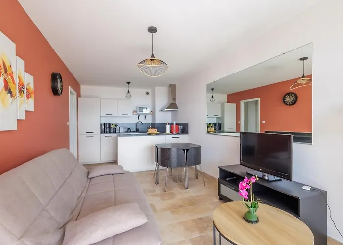 Apartament Cosy T2 Vue Climatise Wifi Et Equipe Refait A Neuf Ajaccio (Corsica)
