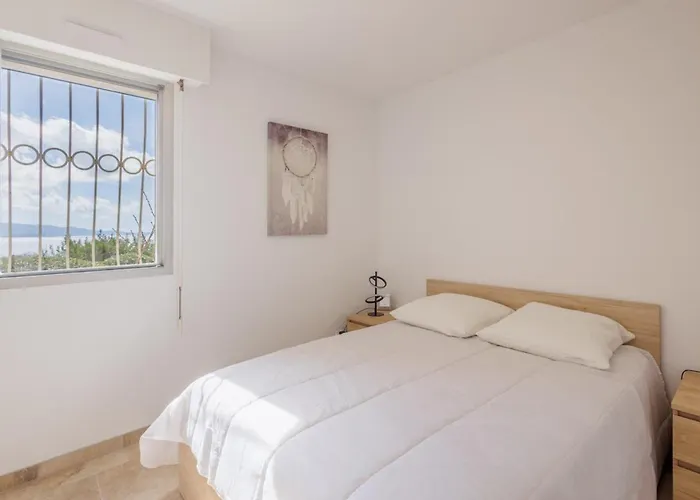 Cosy T2 Vue Climatise Wifi Et Equipe Refait A Neuf Апартаменты *